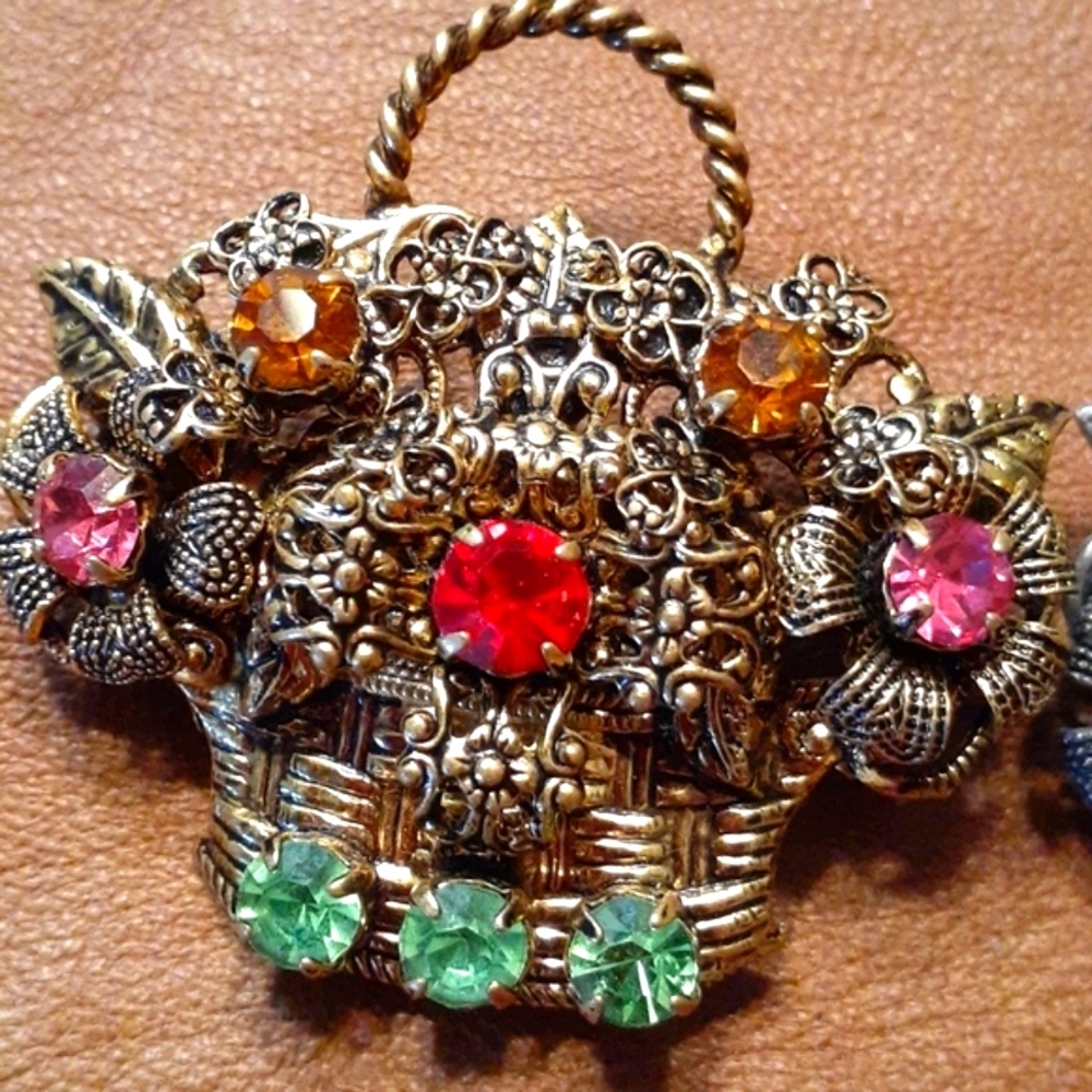 Quality Brooches - image 2